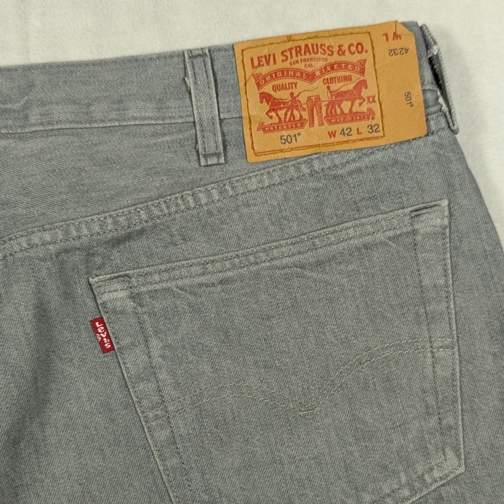 Levis 501 Original Fit Grey Denim Jeans Mens 42 Button Fly Straight Leg